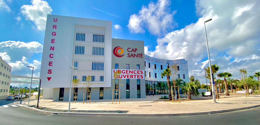 Façade de la Clinique Saint Jean et service des urgences